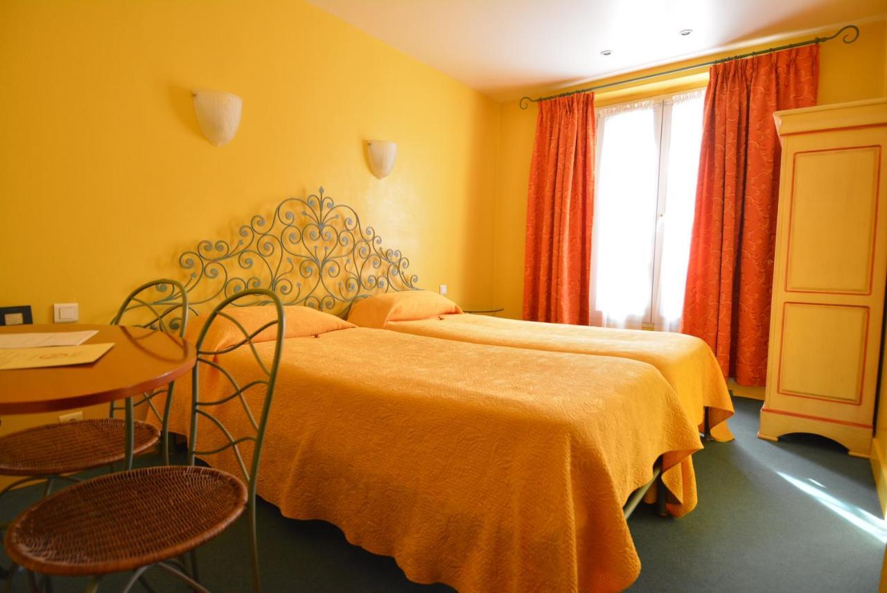 Camera Doppia con Letti Singoli con Doccia e WC privati